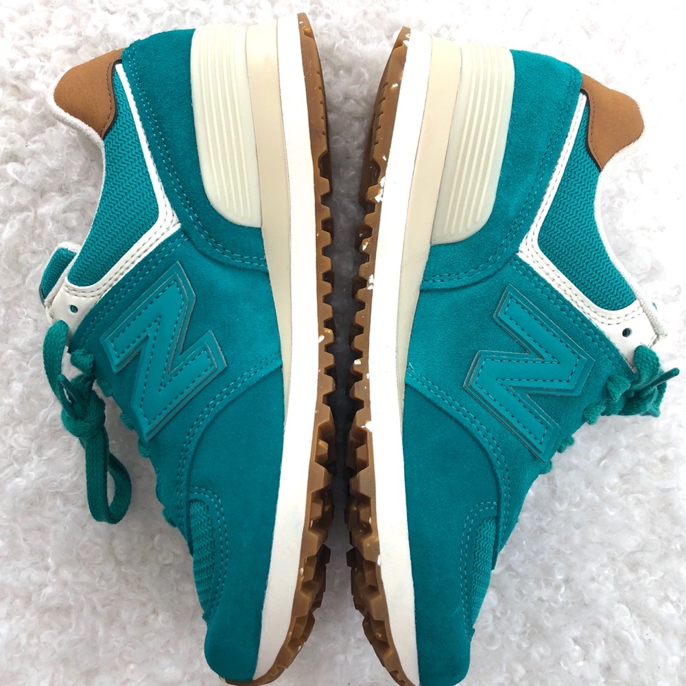 LAST New Balance Women’s 574 Classic “Global Surf” - Picture 4 of 6